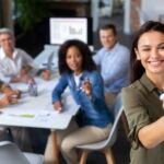 Cómo el Teatro Transforma Líderes: Lecciones de Broadway para tu Equipo